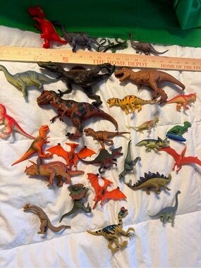 Dinosaurs Lot of 26 Plastic Dinosaurs Variety of sizes and styles